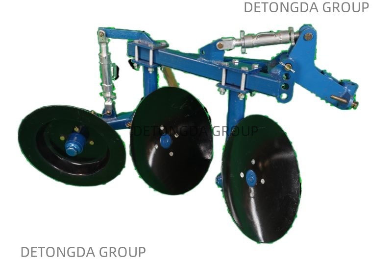 Disc plough for walking tractor