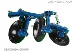 Disc plough for walking tractor